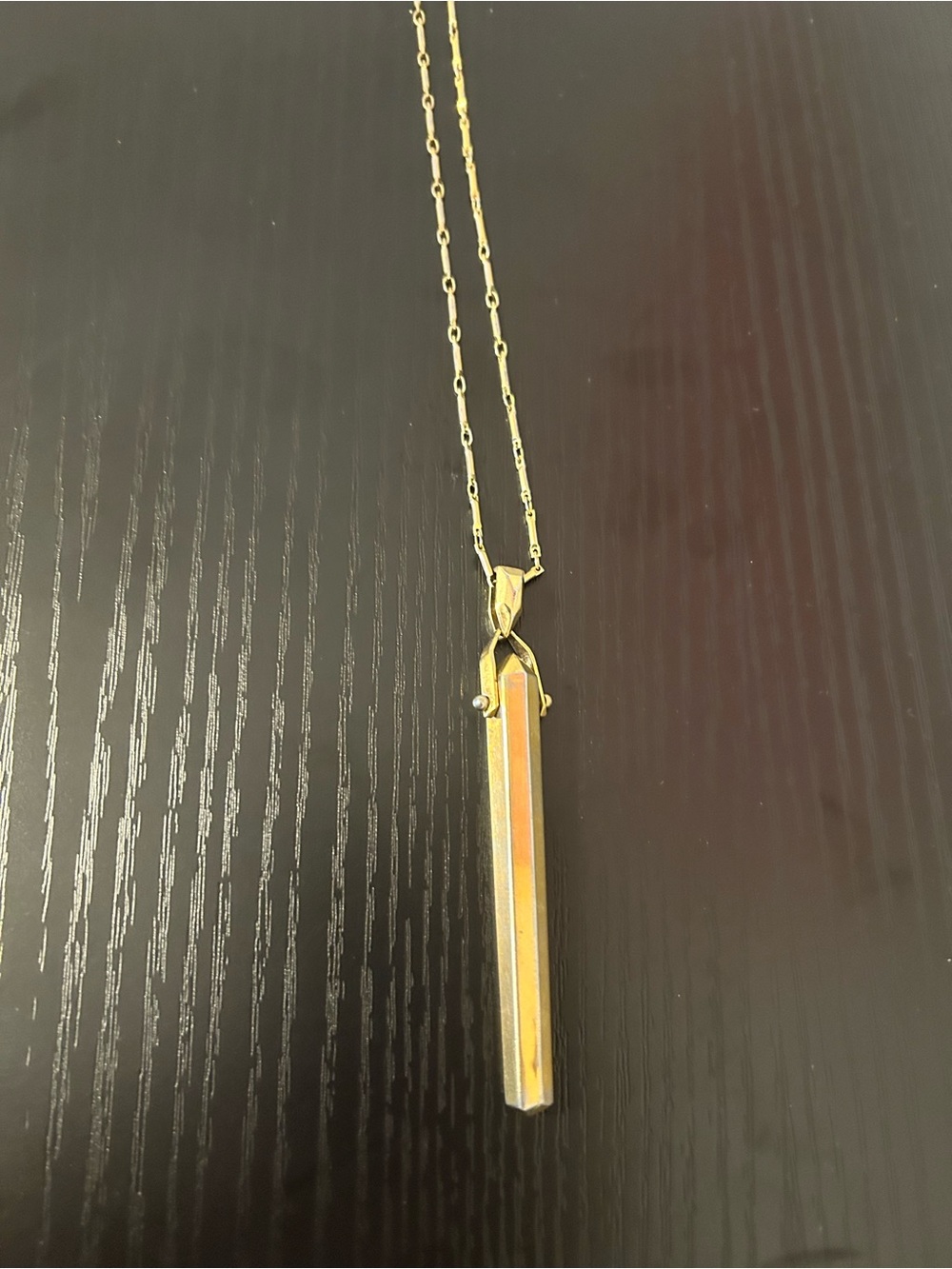 Stella & Dot Gold Vertical Bar Pendant Necklace
